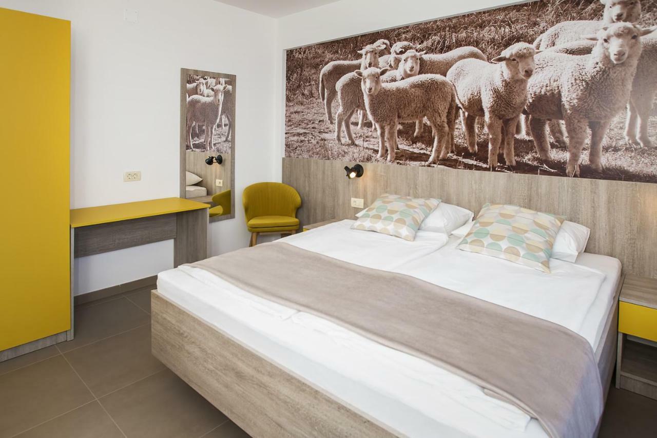 Capic Niko Apartment *